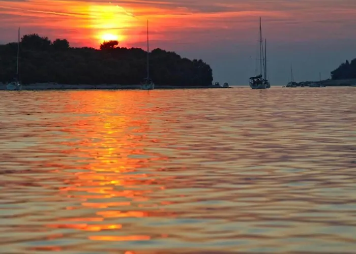 In Near Center Waterfront Apartman Pula