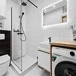 Appartement In Near Center Waterfront *