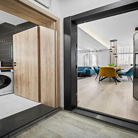 In Near Center Waterfront Apartamento *