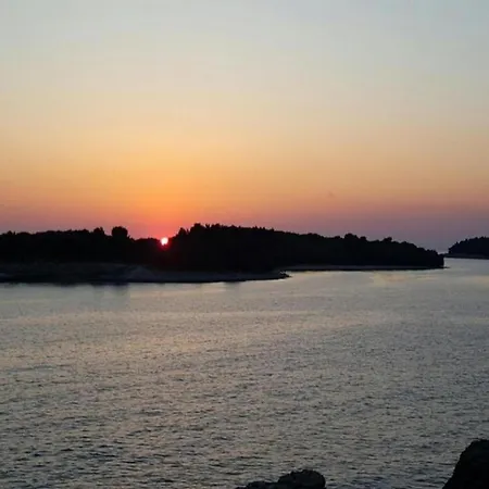 Apartamento In Near Center Waterfront