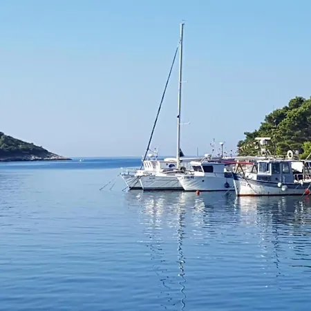 In Near Center Waterfront Daire
