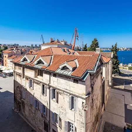 Appartamento In Near Center Waterfront
