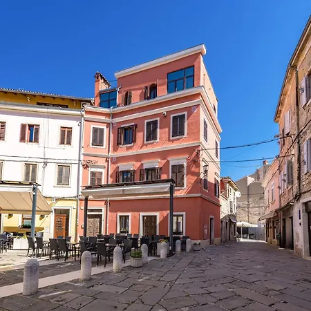 Διαμέρισμα In Near Center Waterfront Πούλα